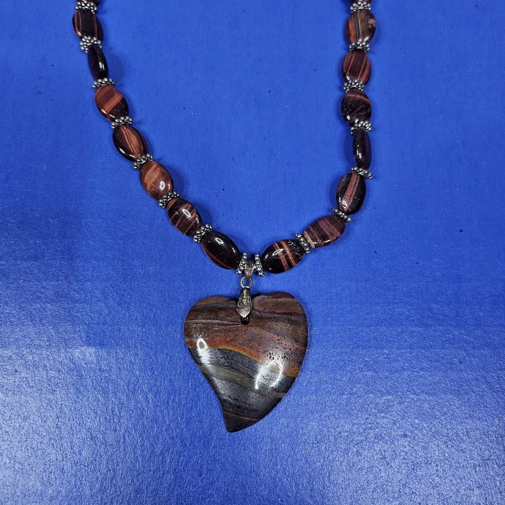 Red Tiger Eye Style Bead Necklace Banded Stone Heart Pendant Silver Tone Boho - Picture 3 of 7